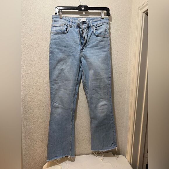 COPY - 👖 ZARA LIGHT WASH STRAIGHT ANKLE LENGTH RAW HEM JEANS size 4 - Picture 5 of 9